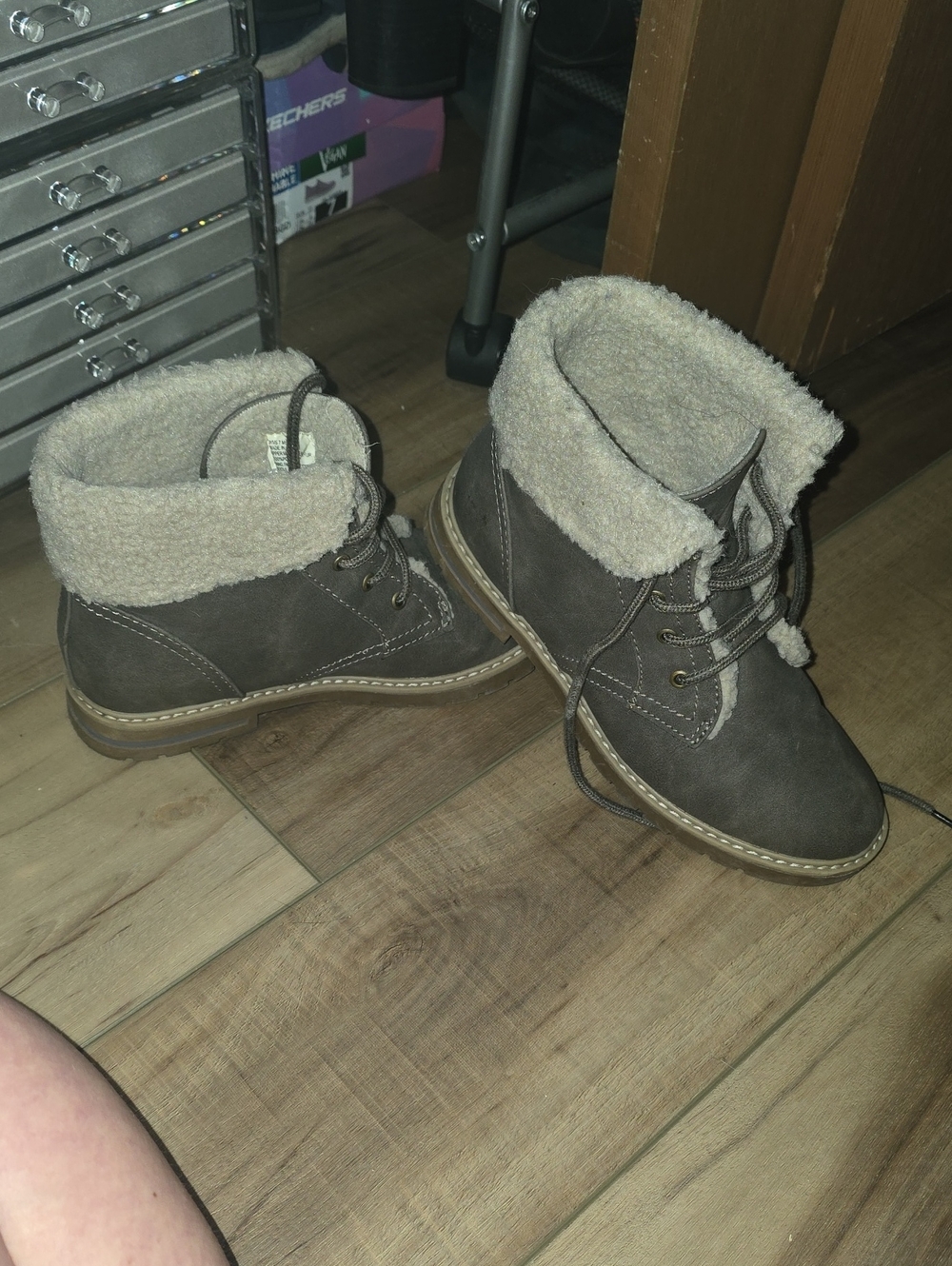 Faux-Shearling Cuffed Women's Winter Lace-Up Boots in Brown